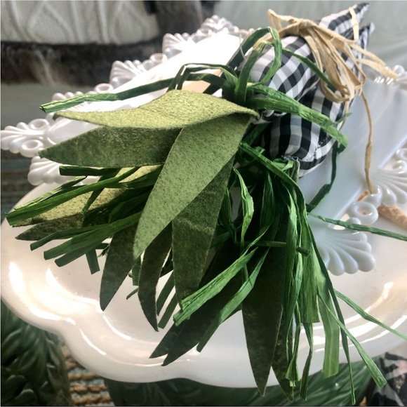 🥕NWT Set 3 Large Buffalo Check Easter Carrots - Picture 5 of 8